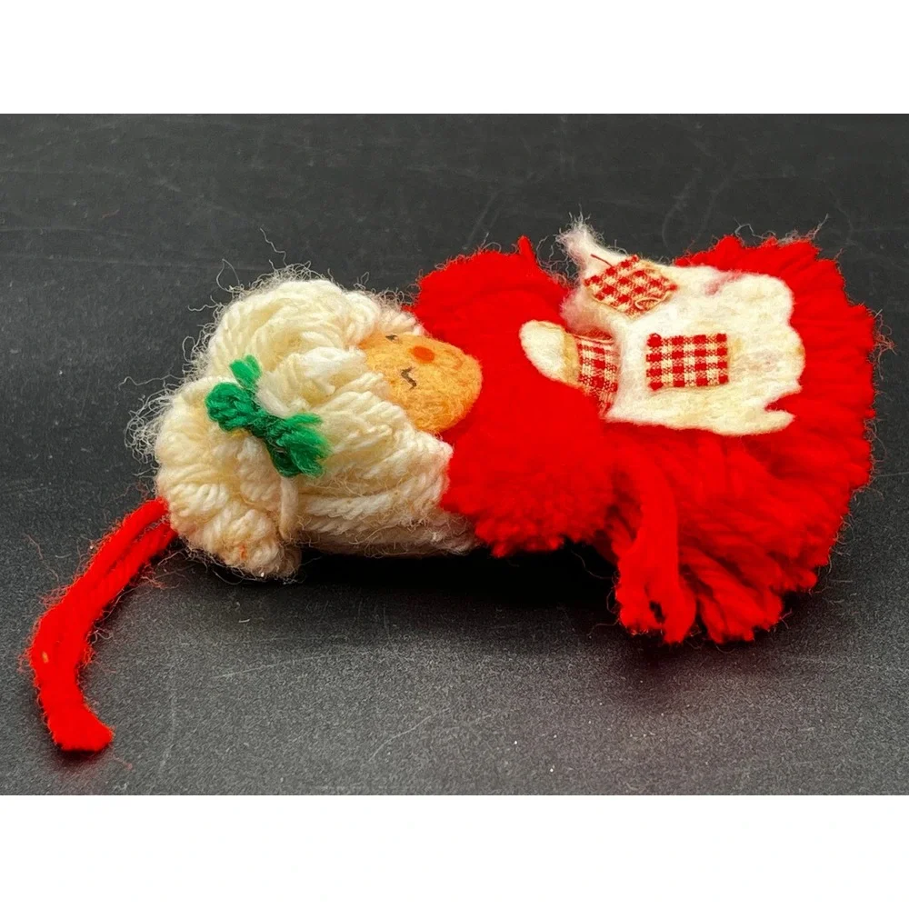 Vtg 1975 Hallmark Mrs Claus Yarn Doll Christmas Ornament Red Gingham Felt Apron